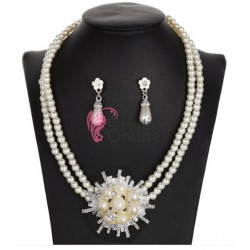 Colier cu cercei AS39B Argintiu cu cristale si perle